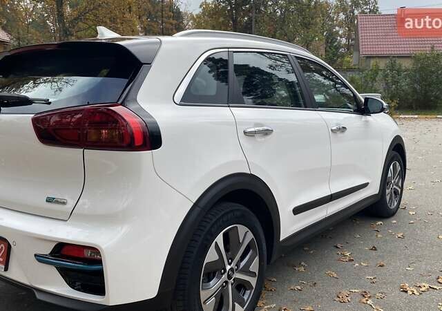 Белый Киа Niro, объемом двигателя 0 л и пробегом 63 тыс. км за 22500 $, фото 12 на Automoto.ua