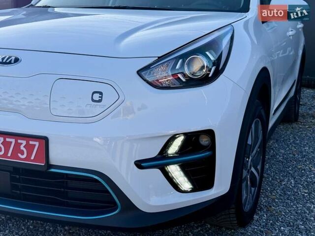 Белый Киа Niro, объемом двигателя 0 л и пробегом 22 тыс. км за 17300 $, фото 4 на Automoto.ua