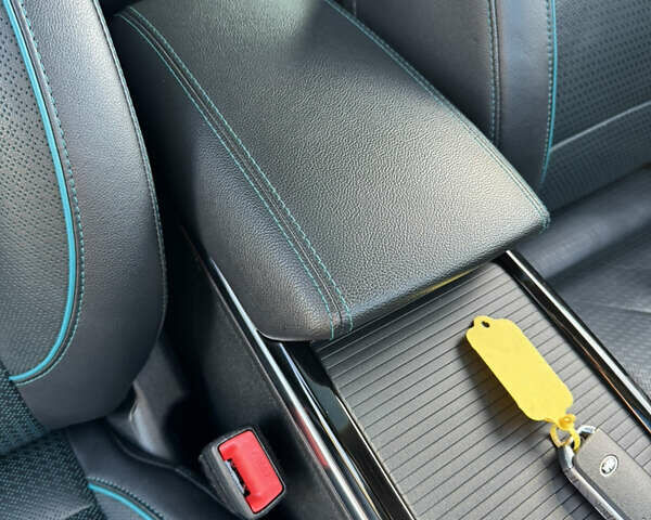 Білий Кіа Niro, об'ємом двигуна 0 л та пробігом 107 тис. км за 20900 $, фото 46 на Automoto.ua