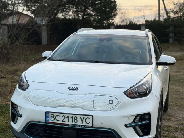 Білий Кіа Niro, об'ємом двигуна 0 л та пробігом 68 тис. км за 21400 $, фото 1 на Automoto.ua