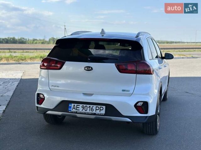 Белый Киа Niro, объемом двигателя 1.58 л и пробегом 18 тыс. км за 25900 $, фото 18 на Automoto.ua