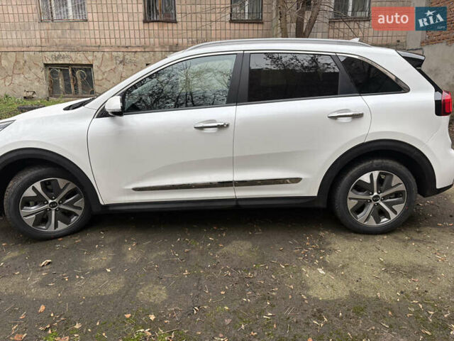 Білий Кіа Niro, об'ємом двигуна 0 л та пробігом 52 тис. км за 20500 $, фото 8 на Automoto.ua