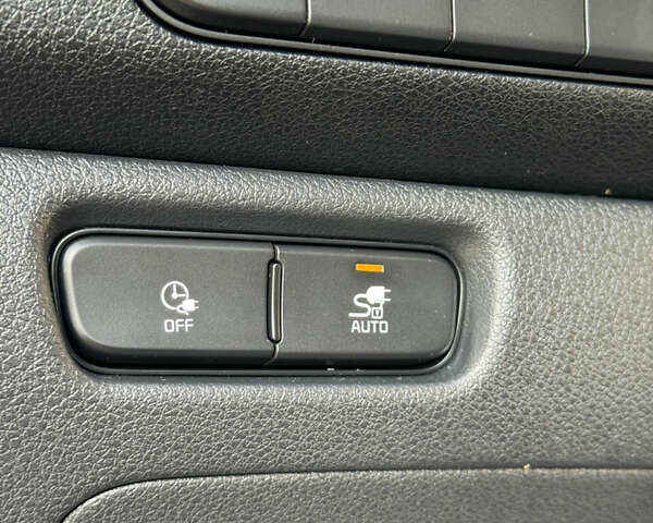 Білий Кіа Niro, об'ємом двигуна 0 л та пробігом 107 тис. км за 20900 $, фото 61 на Automoto.ua