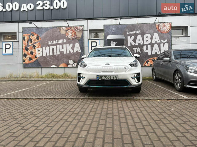 Білий Кіа Niro, об'ємом двигуна 0 л та пробігом 52 тис. км за 20500 $, фото 1 на Automoto.ua