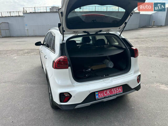 Белый Киа Niro, объемом двигателя 1.6 л и пробегом 40 тыс. км за 25150 $, фото 12 на Automoto.ua