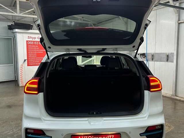 Белый Киа Niro, объемом двигателя 0 л и пробегом 38 тыс. км за 24700 $, фото 95 на Automoto.ua