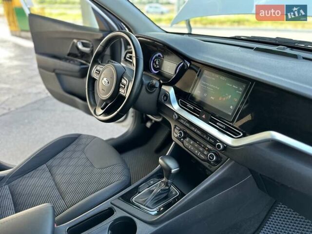 Белый Киа Niro, объемом двигателя 1.58 л и пробегом 18 тыс. км за 25900 $, фото 37 на Automoto.ua