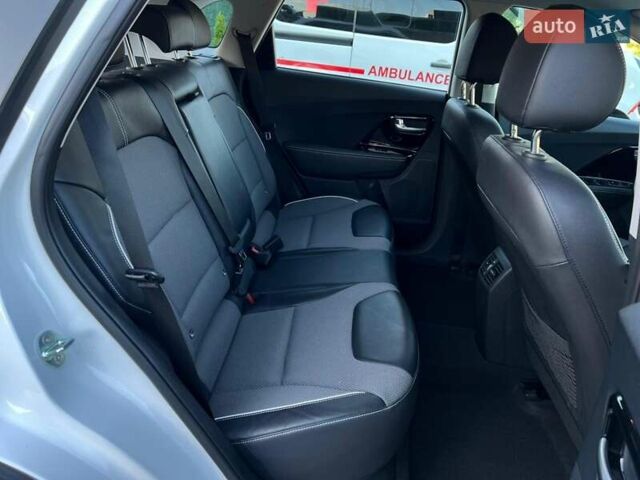 Белый Киа Niro, объемом двигателя 0 л и пробегом 112 тыс. км за 18800 $, фото 20 на Automoto.ua