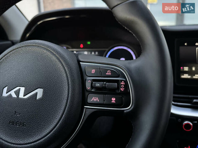 Белый Киа Niro, объемом двигателя 0 л и пробегом 113 тыс. км за 17800 $, фото 59 на Automoto.ua