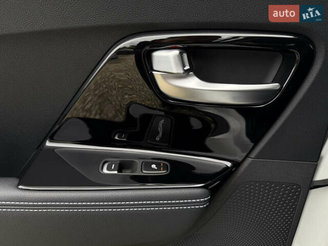 Белый Киа Niro, объемом двигателя 0 л и пробегом 54 тыс. км за 24700 $, фото 10 на Automoto.ua