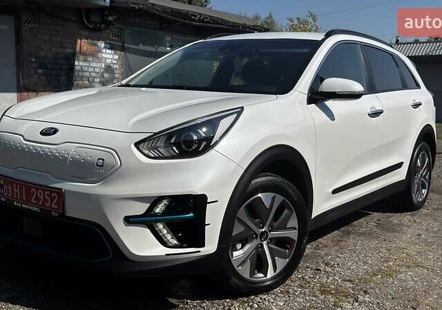 Белый Киа Niro, объемом двигателя 0 л и пробегом 140 тыс. км за 17800 $, фото 30 на Automoto.ua