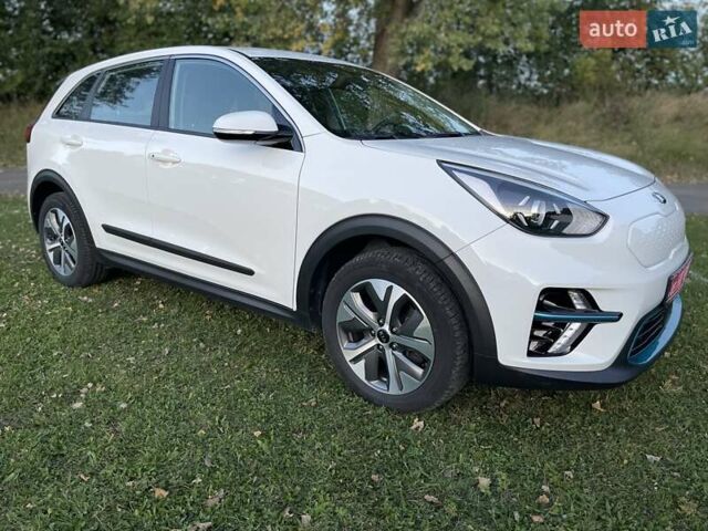Белый Киа Niro, объемом двигателя 0 л и пробегом 95 тыс. км за 16500 $, фото 19 на Automoto.ua