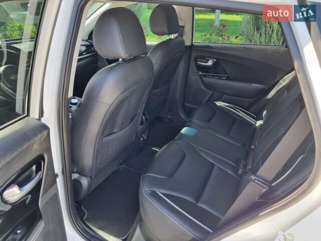 Белый Киа Niro, объемом двигателя 0 л и пробегом 65 тыс. км за 21750 $, фото 15 на Automoto.ua