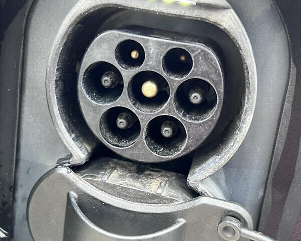 Белый Киа Niro, объемом двигателя 0 л и пробегом 129 тыс. км за 19200 $, фото 10 на Automoto.ua