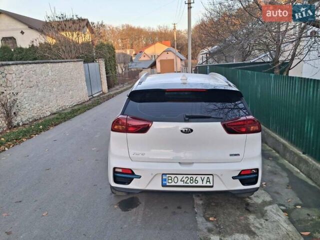 Белый Киа Niro, объемом двигателя 0 л и пробегом 78 тыс. км за 20400 $, фото 4 на Automoto.ua