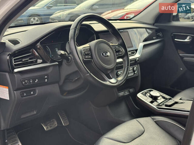 Білий Кіа Niro, об'ємом двигуна 0 л та пробігом 82 тис. км за 23266 $, фото 23 на Automoto.ua