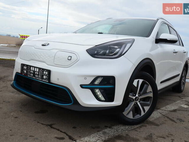 Белый Киа Niro, объемом двигателя 0 л и пробегом 73 тыс. км за 19548 $, фото 3 на Automoto.ua