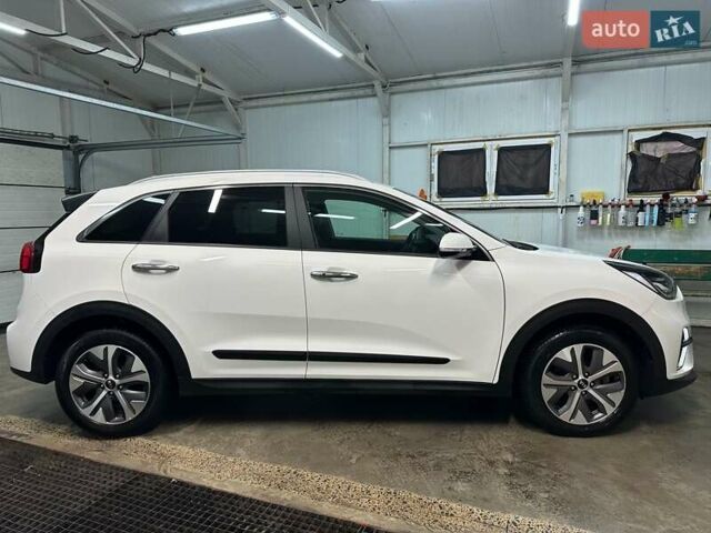 Белый Киа Niro, объемом двигателя 0 л и пробегом 38 тыс. км за 24700 $, фото 31 на Automoto.ua