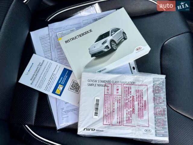 Белый Киа Niro, объемом двигателя 0 л и пробегом 82 тыс. км за 18950 $, фото 116 на Automoto.ua