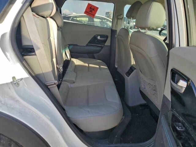 Белый Киа Niro, объемом двигателя 1.6 л и пробегом 65 тыс. км за 3500 $, фото 10 на Automoto.ua