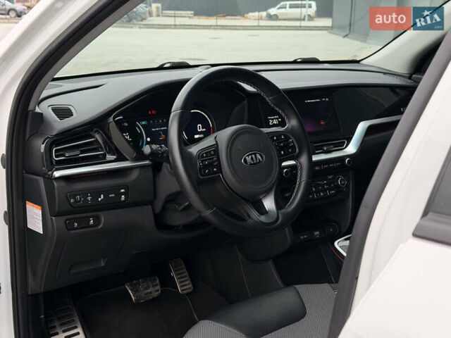 Белый Киа Niro, объемом двигателя 0 л и пробегом 39 тыс. км за 23400 $, фото 14 на Automoto.ua