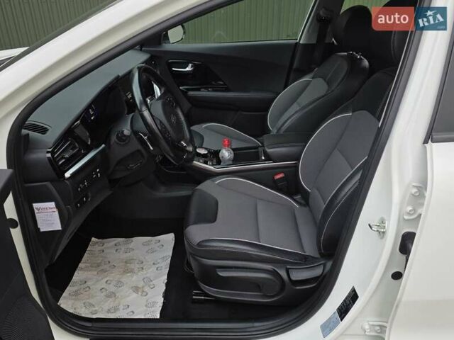 Белый Киа Niro, объемом двигателя 0 л и пробегом 149 тыс. км за 17499 $, фото 22 на Automoto.ua