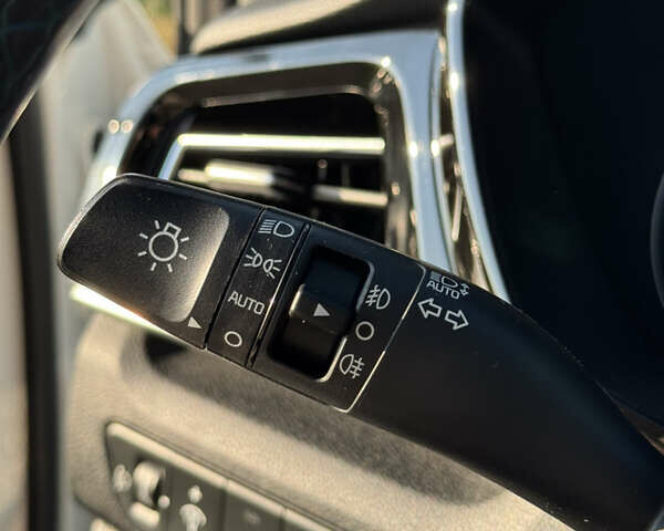 Білий Кіа Niro, об'ємом двигуна 0 л та пробігом 107 тис. км за 20900 $, фото 35 на Automoto.ua