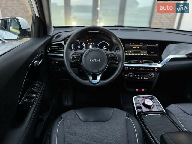 Белый Киа Niro, объемом двигателя 0 л и пробегом 113 тыс. км за 17800 $, фото 4 на Automoto.ua