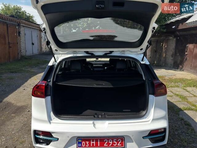 Белый Киа Niro, объемом двигателя 0 л и пробегом 140 тыс. км за 17800 $, фото 47 на Automoto.ua