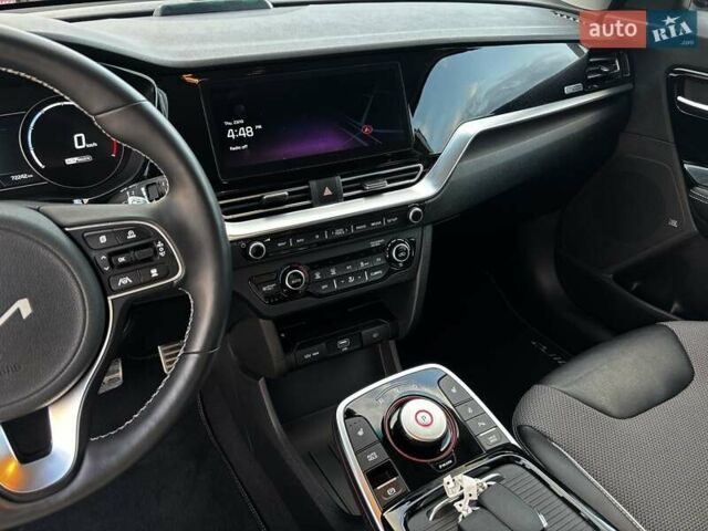 Белый Киа Niro, объемом двигателя 0 л и пробегом 72 тыс. км за 23600 $, фото 25 на Automoto.ua
