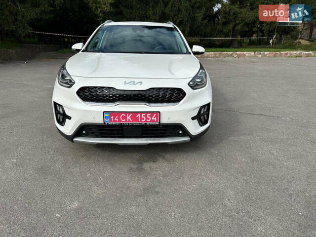Белый Киа Niro, объемом двигателя 1.6 л и пробегом 40 тыс. км за 25150 $, фото 1 на Automoto.ua