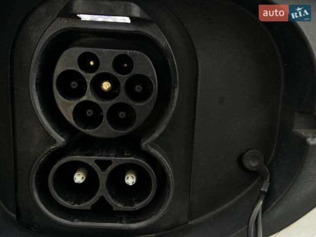 Белый Киа Niro, объемом двигателя 0 л и пробегом 62 тыс. км за 23500 $, фото 32 на Automoto.ua