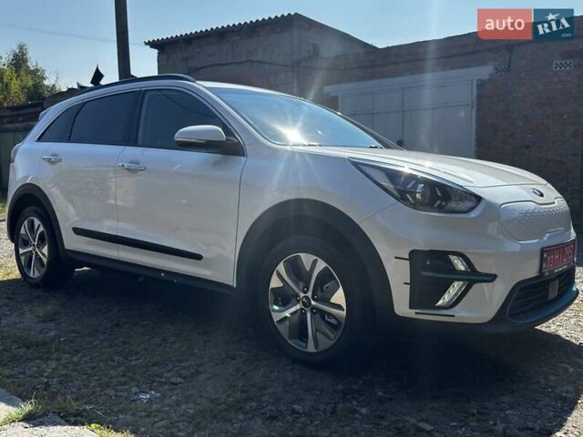 Белый Киа Niro, объемом двигателя 0 л и пробегом 140 тыс. км за 17800 $, фото 16 на Automoto.ua