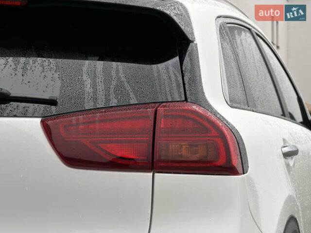 Белый Киа Niro, объемом двигателя 0 л и пробегом 51 тыс. км за 24200 $, фото 57 на Automoto.ua
