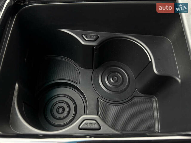 Белый Киа Niro, объемом двигателя 0 л и пробегом 54 тыс. км за 24700 $, фото 77 на Automoto.ua