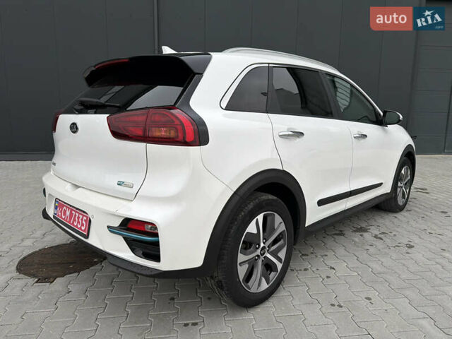 Белый Киа Niro, объемом двигателя 0 л и пробегом 39 тыс. км за 23400 $, фото 77 на Automoto.ua
