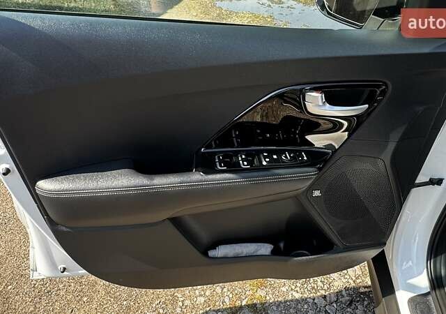 Белый Киа Niro, объемом двигателя 0 л и пробегом 140 тыс. км за 17800 $, фото 31 на Automoto.ua