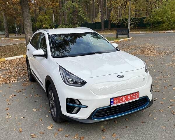 Белый Киа Niro, объемом двигателя 0 л и пробегом 63 тыс. км за 22500 $, фото 1 на Automoto.ua