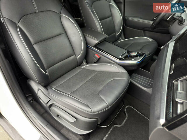Белый Киа Niro, объемом двигателя 0 л и пробегом 51 тыс. км за 24200 $, фото 64 на Automoto.ua
