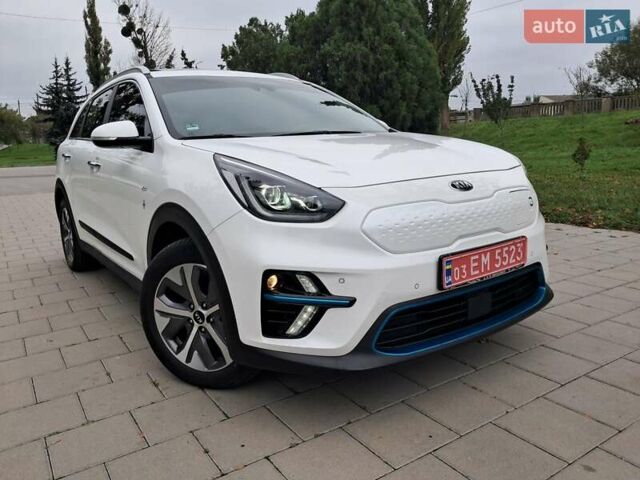 Білий Кіа Niro, об'ємом двигуна 0 л та пробігом 60 тис. км за 22900 $, фото 5 на Automoto.ua