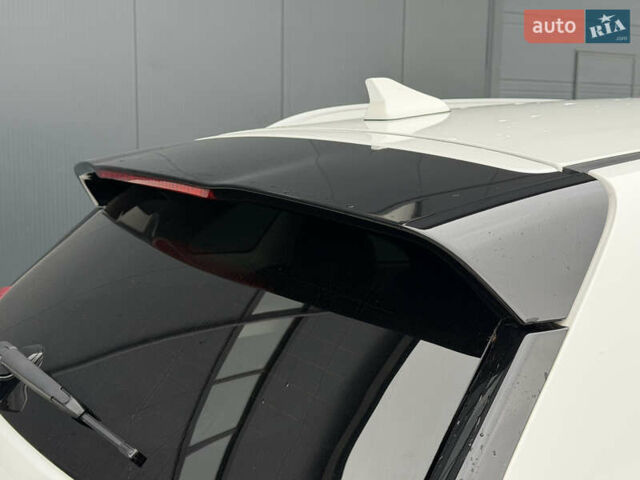 Белый Киа Niro, объемом двигателя 0 л и пробегом 39 тыс. км за 23400 $, фото 72 на Automoto.ua