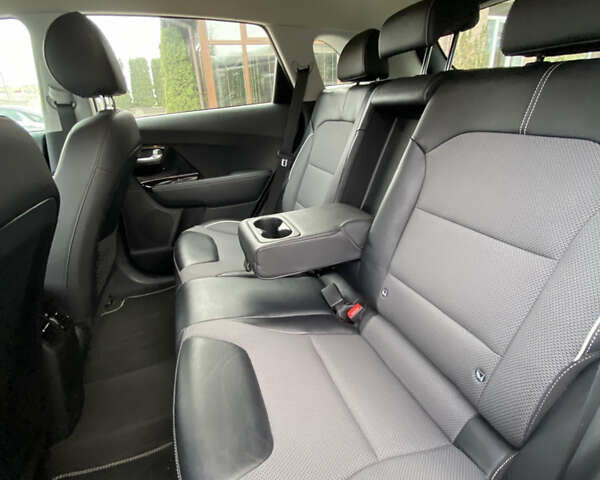Белый Киа Niro, объемом двигателя 0 л и пробегом 150 тыс. км за 18299 $, фото 21 на Automoto.ua