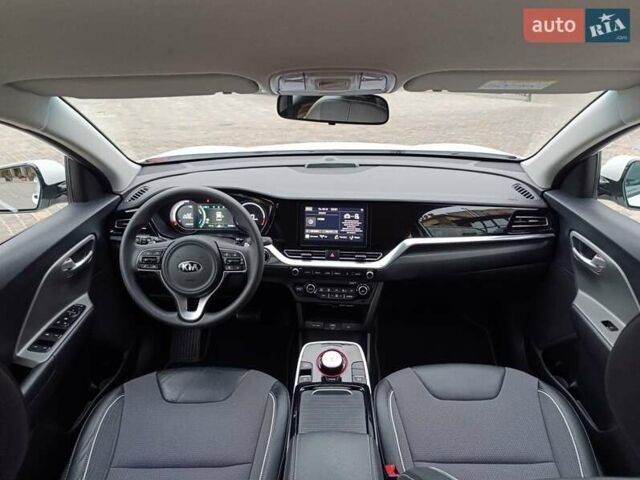 Белый Киа Niro, объемом двигателя 0 л и пробегом 34 тыс. км за 19999 $, фото 38 на Automoto.ua
