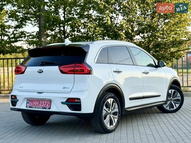 Белый Киа Niro, объемом двигателя 0 л и пробегом 82 тыс. км за 18950 $, фото 20 на Automoto.ua
