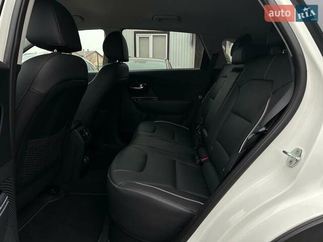 Белый Киа Niro, объемом двигателя 0 л и пробегом 38 тыс. км за 24700 $, фото 89 на Automoto.ua