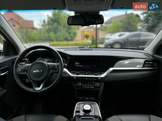 Білий Кіа Niro, об'ємом двигуна 0 л та пробігом 114 тис. км за 18880 $, фото 17 на Automoto.ua