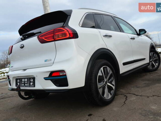 Белый Киа Niro, объемом двигателя 0 л и пробегом 73 тыс. км за 19548 $, фото 31 на Automoto.ua
