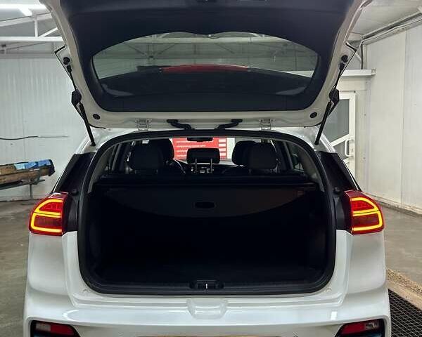 Білий Кіа Niro, об'ємом двигуна 0 л та пробігом 35 тис. км за 24400 $, фото 93 на Automoto.ua