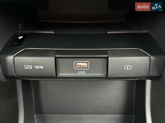 Белый Киа Niro, объемом двигателя 0 л и пробегом 54 тыс. км за 24700 $, фото 72 на Automoto.ua