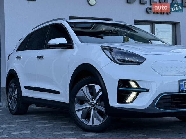 Белый Киа Niro, объемом двигателя 0 л и пробегом 80 тыс. км за 17800 $, фото 10 на Automoto.ua